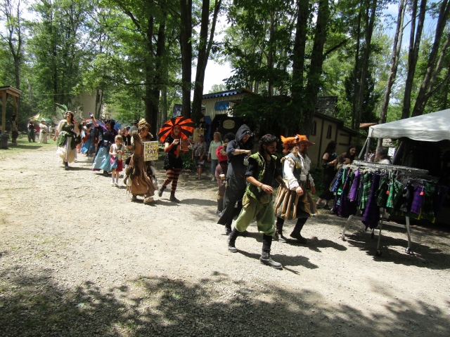 parade260503.jpg