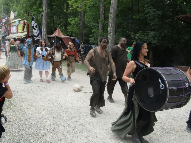 parade260702.jpg