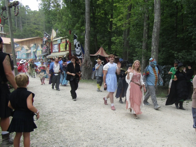 parade260708.jpg