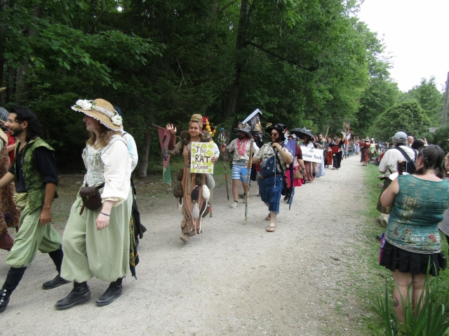 parade261113.jpg