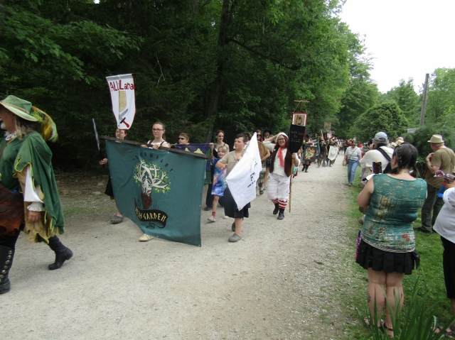 parade261120.jpg