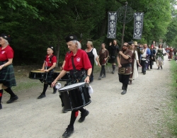 parade261106.jpg