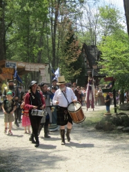 Filename=parade190601.jpg
Filesize=1035KiB
Dimensions=1739x2318
Date added=Sep 04, 2022 parade190601.jpg